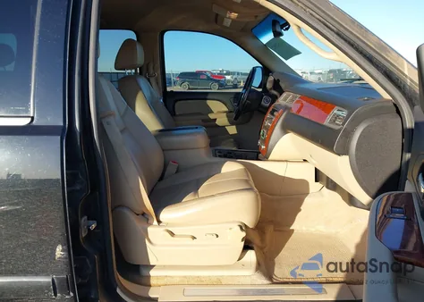 2008 Chevrolet Tahoe Lt z USA, uszkodzony, nr VIN 1GNFC13098R189829